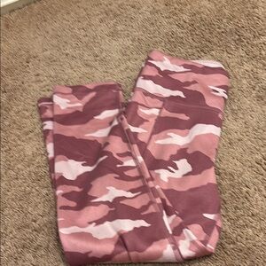 Athleta girl camo cropped leggings